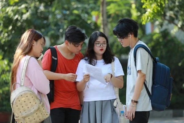 Thí sinh cần theo dõi đề án tuyển sinh của các trường đại học để nắm rõ quy tắc quy đổi điểm.