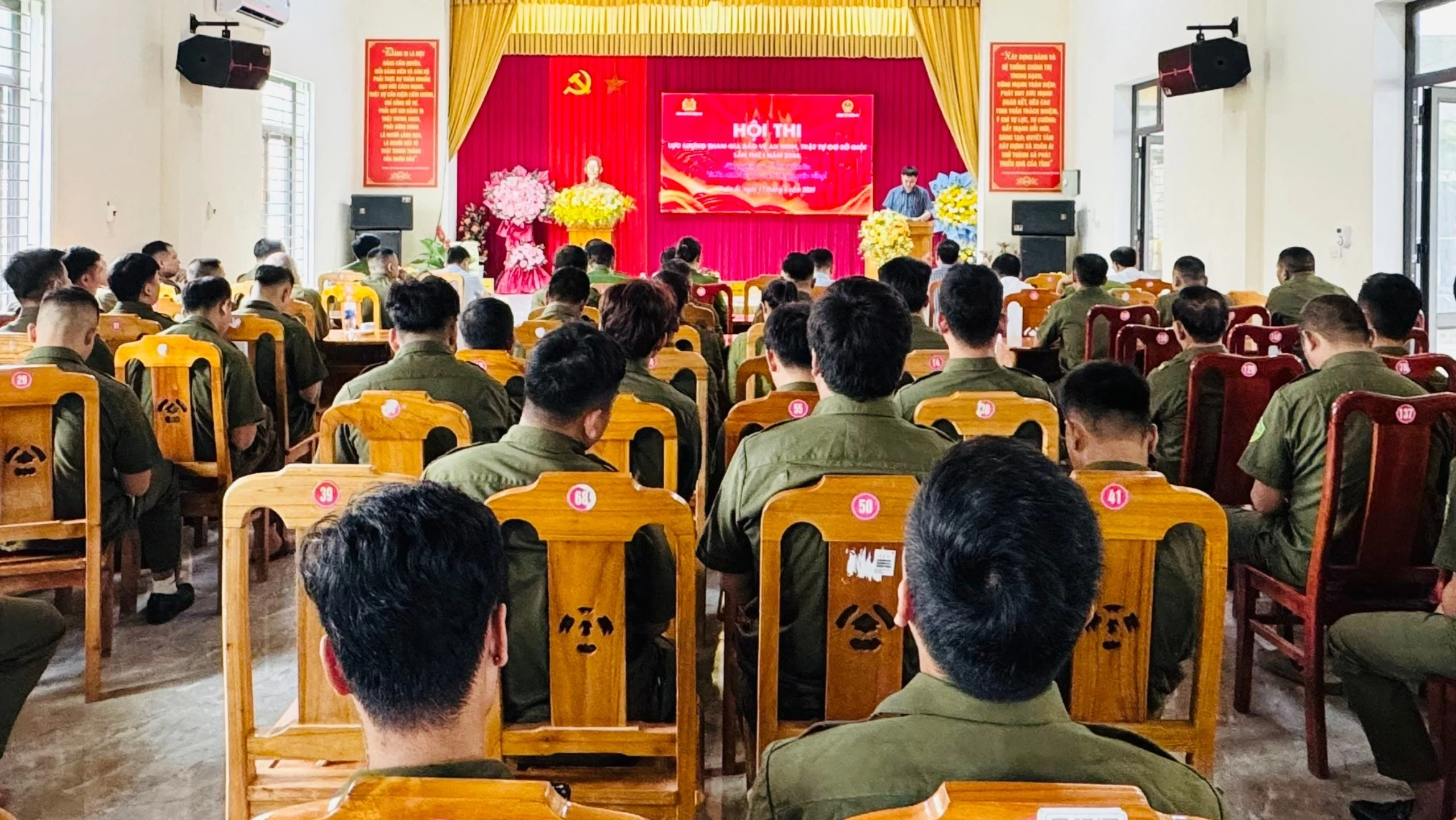 toan-canh-hoi-thi-5993.jpg