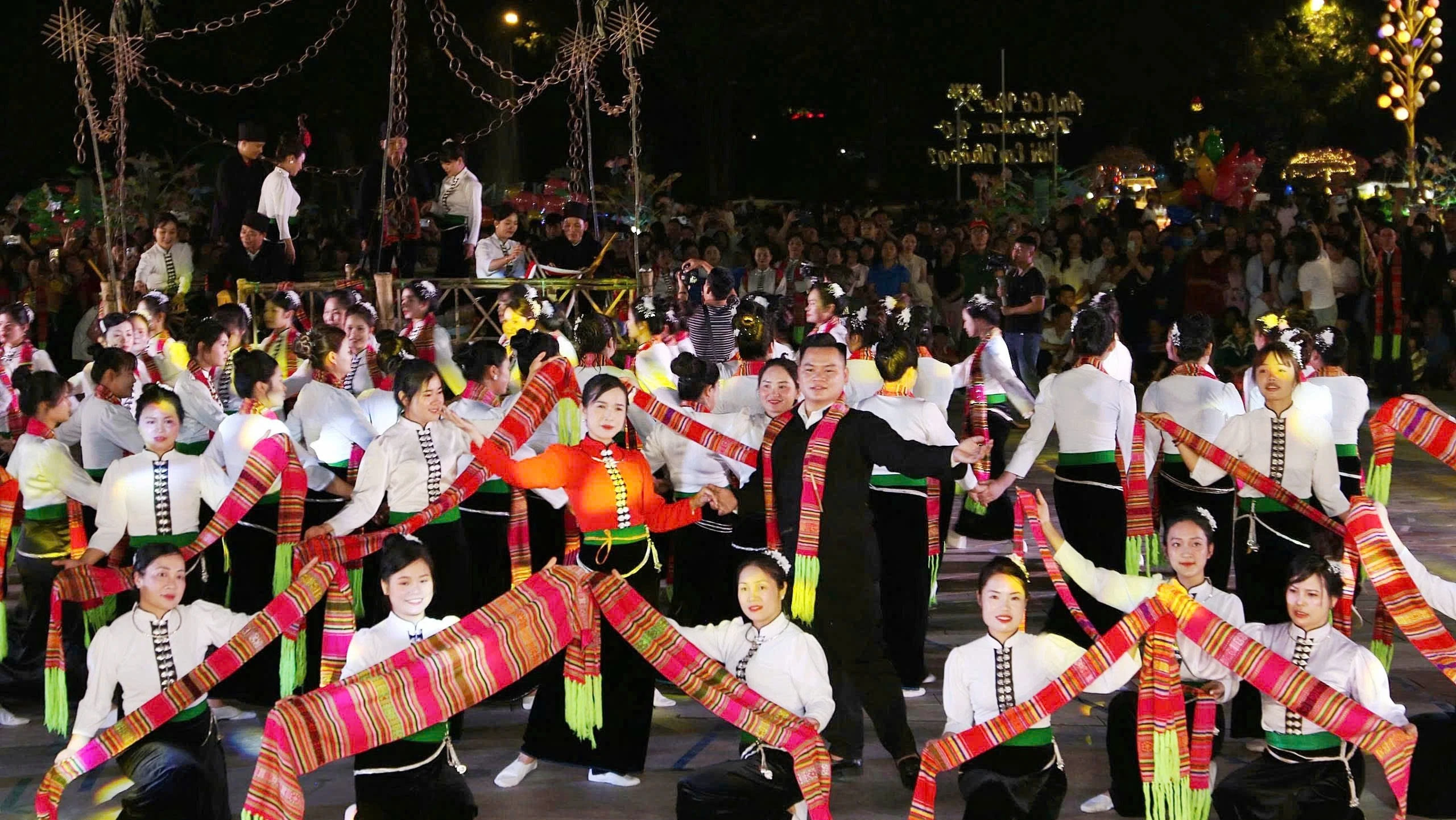 tiet-muc-dat-giai-nhat-cua-doi-thi-khat-vong-tay-bac-phuong-cau-thia-5008.jpg