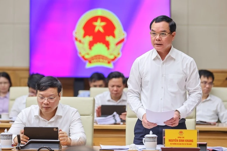 Bộ trưởng Bộ Dân tộc và Tôn giáo Nguyễn Đình Khang phát biểu.