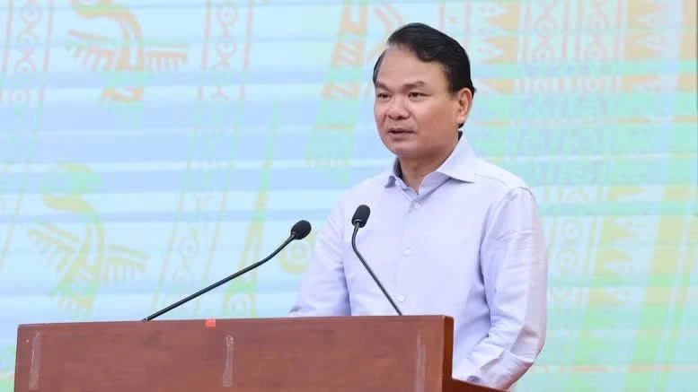 Bộ trưởng, Chủ nhiệm Văn phòng Chính phủ Đặng Xuân Phong thông tin về tình hình kinh tế xã hội tại họp báo. (Ảnh: VGP)