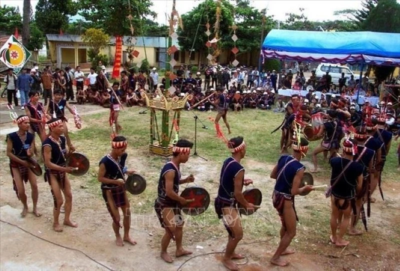 Không gian văn hóa Cồng Chiêng Tây Nguyên được UNESCO công nhận là Kiệt tác truyền khẩu và Di sản văn hóa phi vật thể thế giới vào năm 2005, đến năm 2008 được công nhận là Di sản văn hóa phi vật thể đại diện của nhân loại.