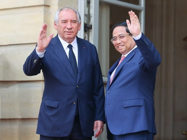 Thủ tướng Phạm Minh Chính hội đàm với Thủ tướng Pháp Francois Bayrou.