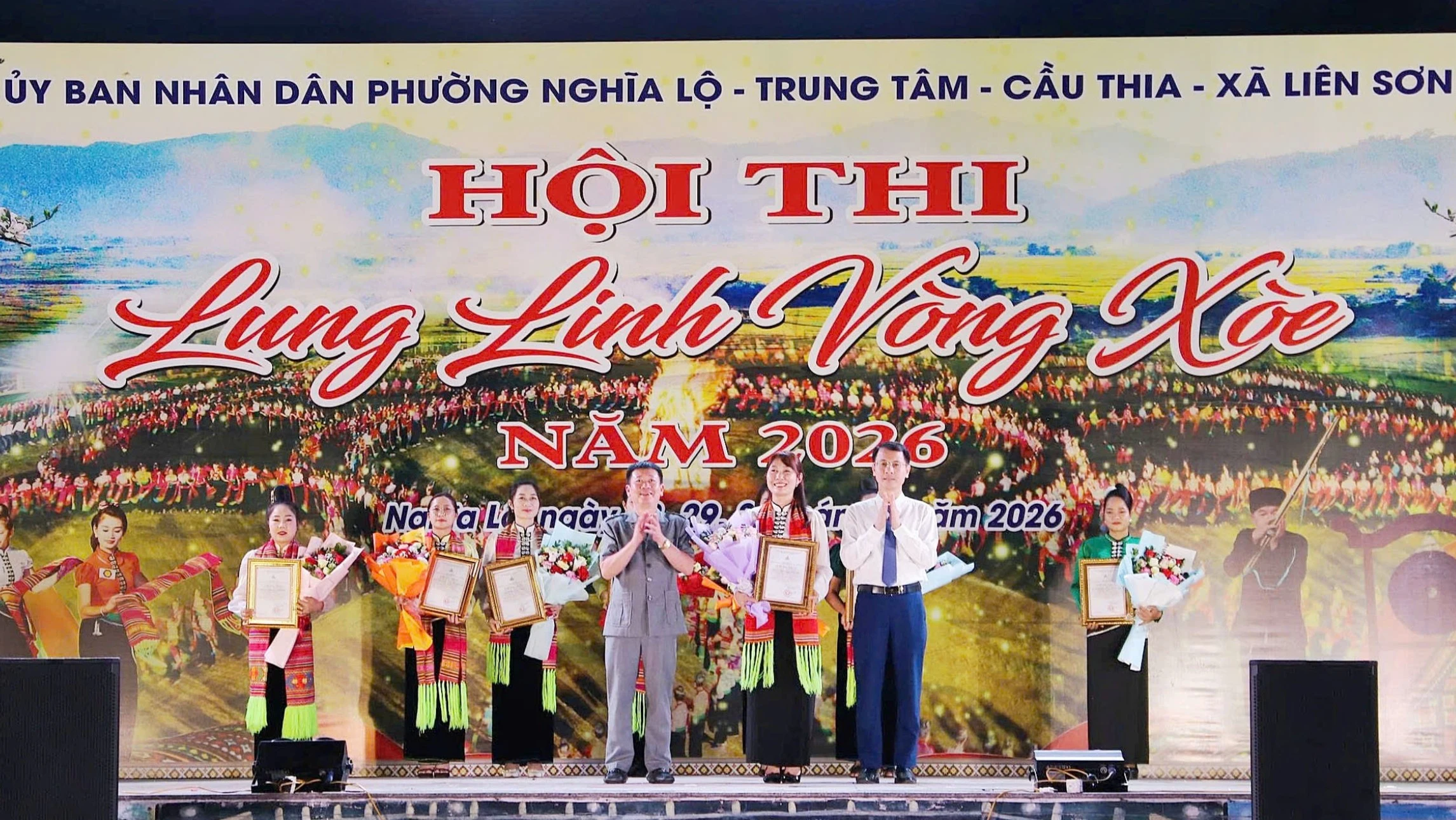ban-to-chuc-da-trao-giai-nhat-cho-doi-khat-vong-tay-bac-phuong-cau-thia-5577.jpg