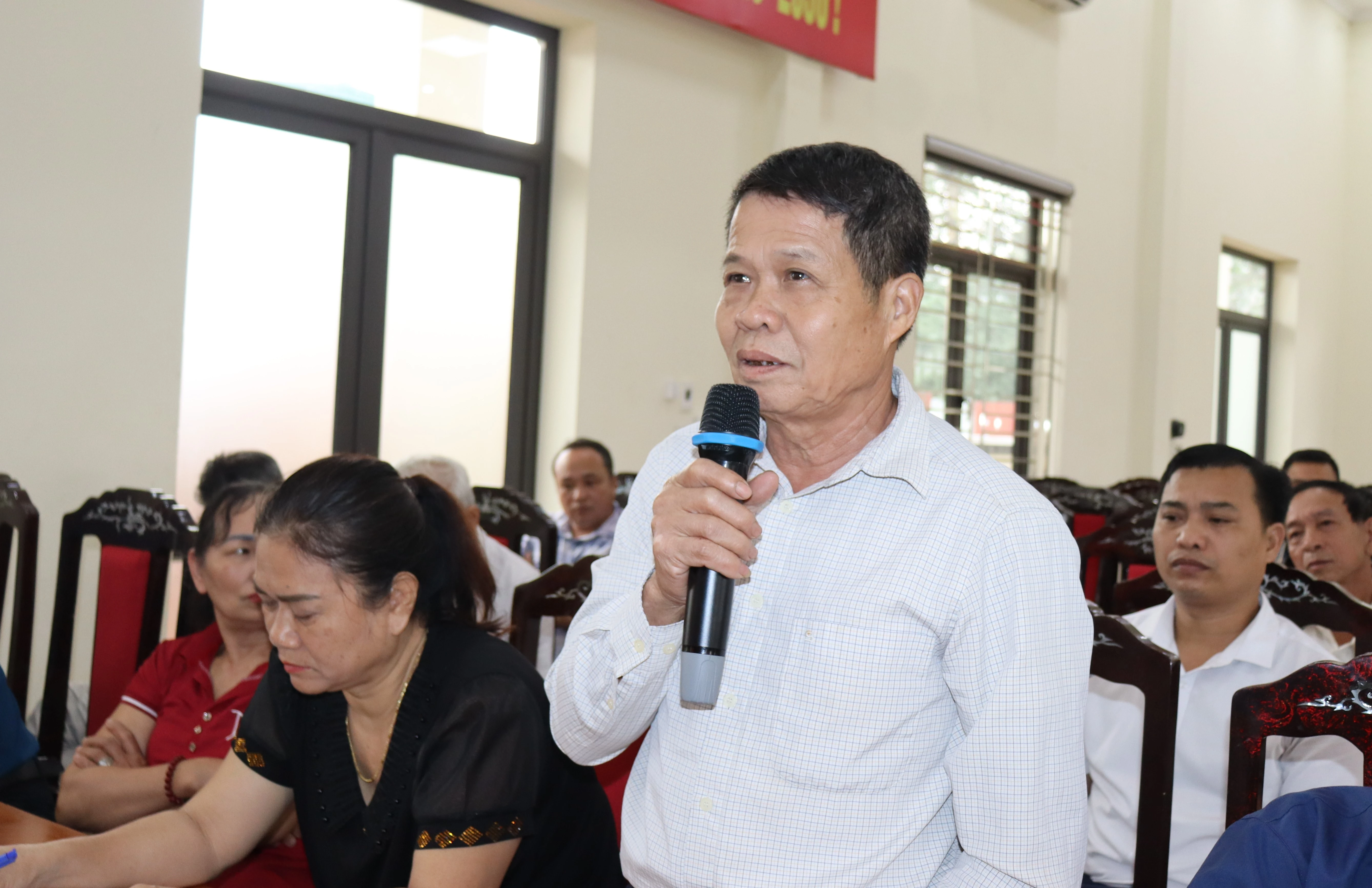 dai-dien-to-dan-pho-hop-minh-1-phat-bieu-y-kie-anh-thanh-nghi.jpg