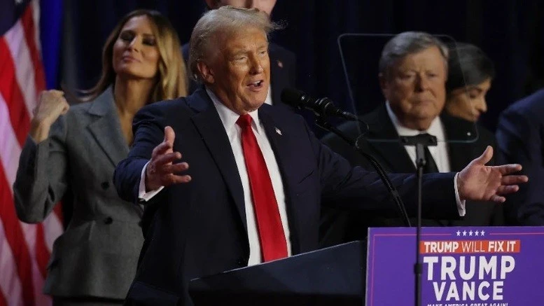 Ông Donald Trump phát biểu trước những người ủng hộ tại sự kiện ở Trung tâm Hội nghị Palm Beach, Florida, Mỹ, ngày 6/11/2024.