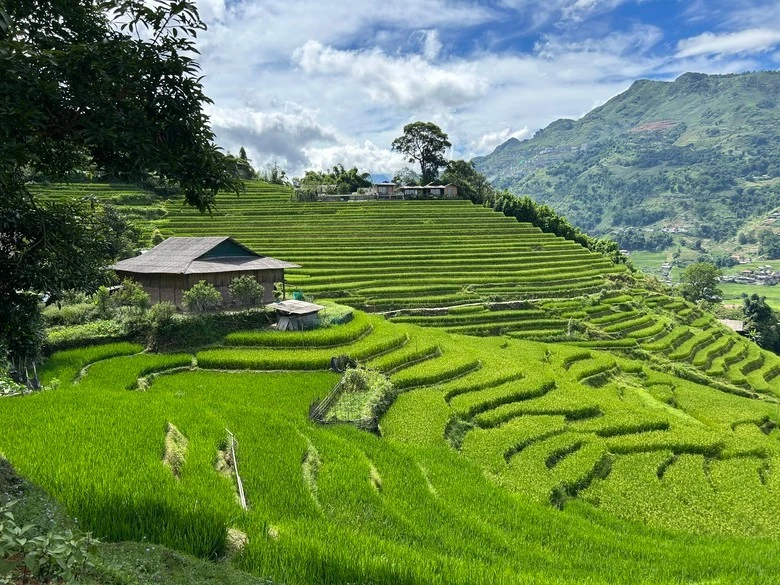 Trải nghiệm du lịch độc đáo cùng cảnh quan tại Tả Van chính là lợi thế lớn cho phát triển kinh tế du lịch gắn với nông thôn mới địa phương.