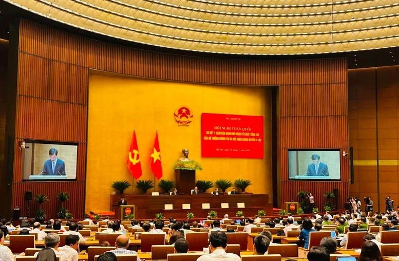 Đồng chí Nguyễn Duy Ngọc nêu rõ qua 1 năm vận hành mô hình mới đã khẳng định tính ưu việt so với mô hình cũ, thể hiện tính đúng đắn, là bước phát triển về lý luận và thực tiễn - Ảnh: VGP/Nhật Bắc