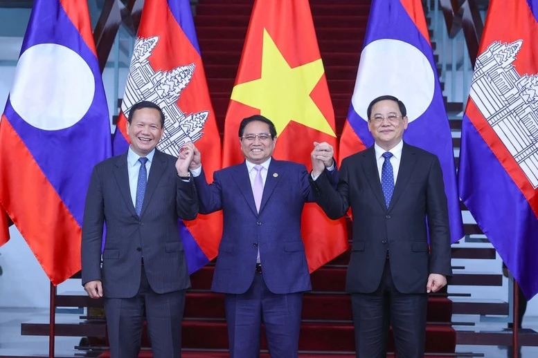 Ba Thủ tướng khẳng định tiếp tục tăng cường hợp tác và phối hợp giữa ba nước trong bảo đảm an ninh quốc gia, xây dựng và phát triển đất nước.