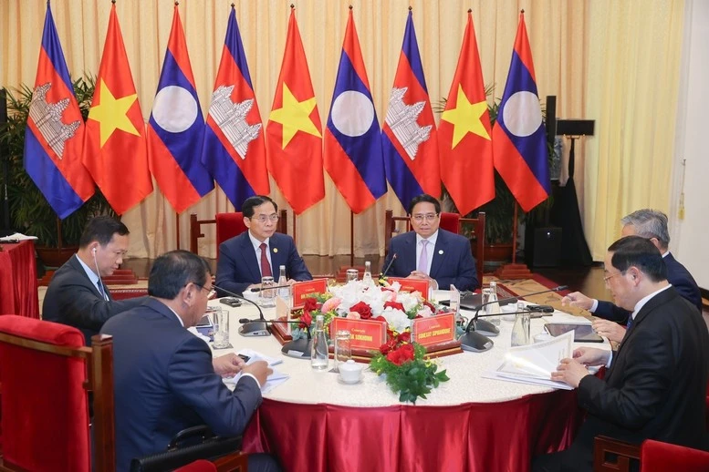 Thủ tướng Phạm Minh Chính gặp làm việc với Thủ tướng Campuchia Hun Manet và Thủ tướng Lào Sonexay Siphandone.