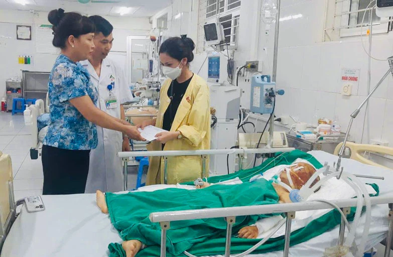 tham hoi TE.jpg
