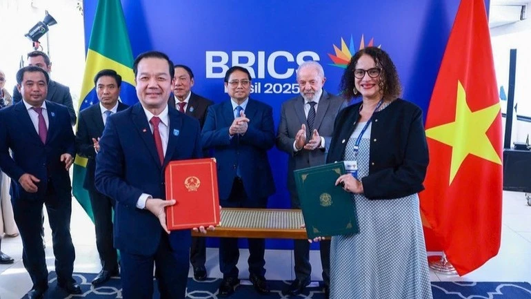 Thủ tướng Chính phủ và Tổng thống Brazil chứng kiến Lễ trao Bản ghi nhớ hợp tác khoa học-công nghệ, đổi mới sáng tạo và chuyển đổi số.
