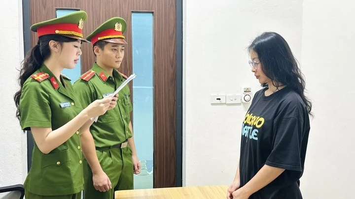 Cơ quan điều tra đang thi hành quyết định khởi tố với Lê Thị Thanh Hằng.