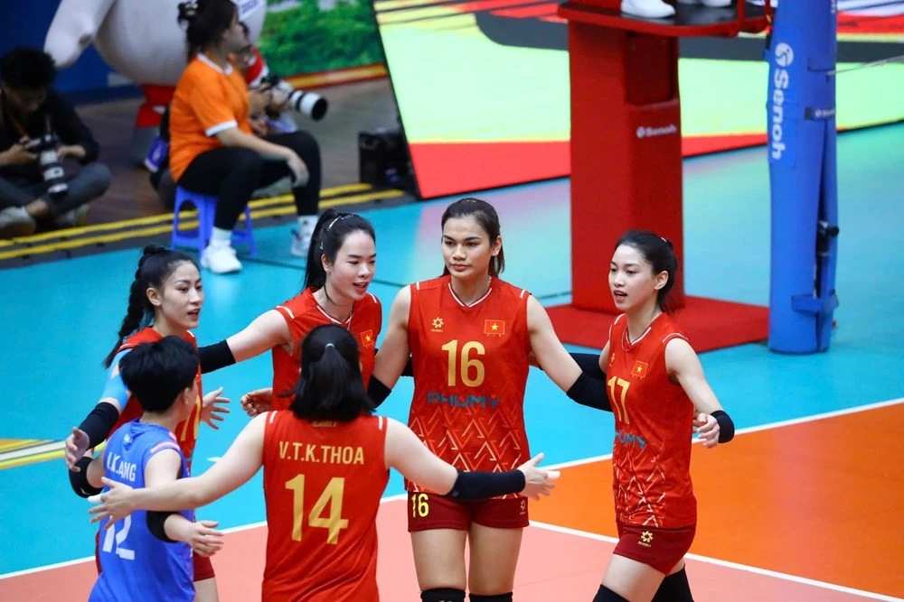 Các cô gái Việt Nam có năm thứ hai liên tiếp về nhì tại giải.