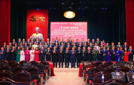 Lễ khai giảng Lớp bồi dưỡng, cập nhật kiến thức, kỹ năng đối với cán bộ quy hoạch Ủy viên Ban Chấp hành Trung ương Đảng khóa XIV, ngày 26/5/2025.