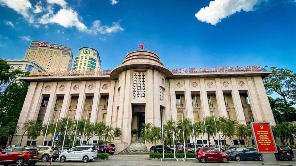 Ngân hàng Nhà nước yêu cầu kiểm tra nhà băng tăng lãi suất.