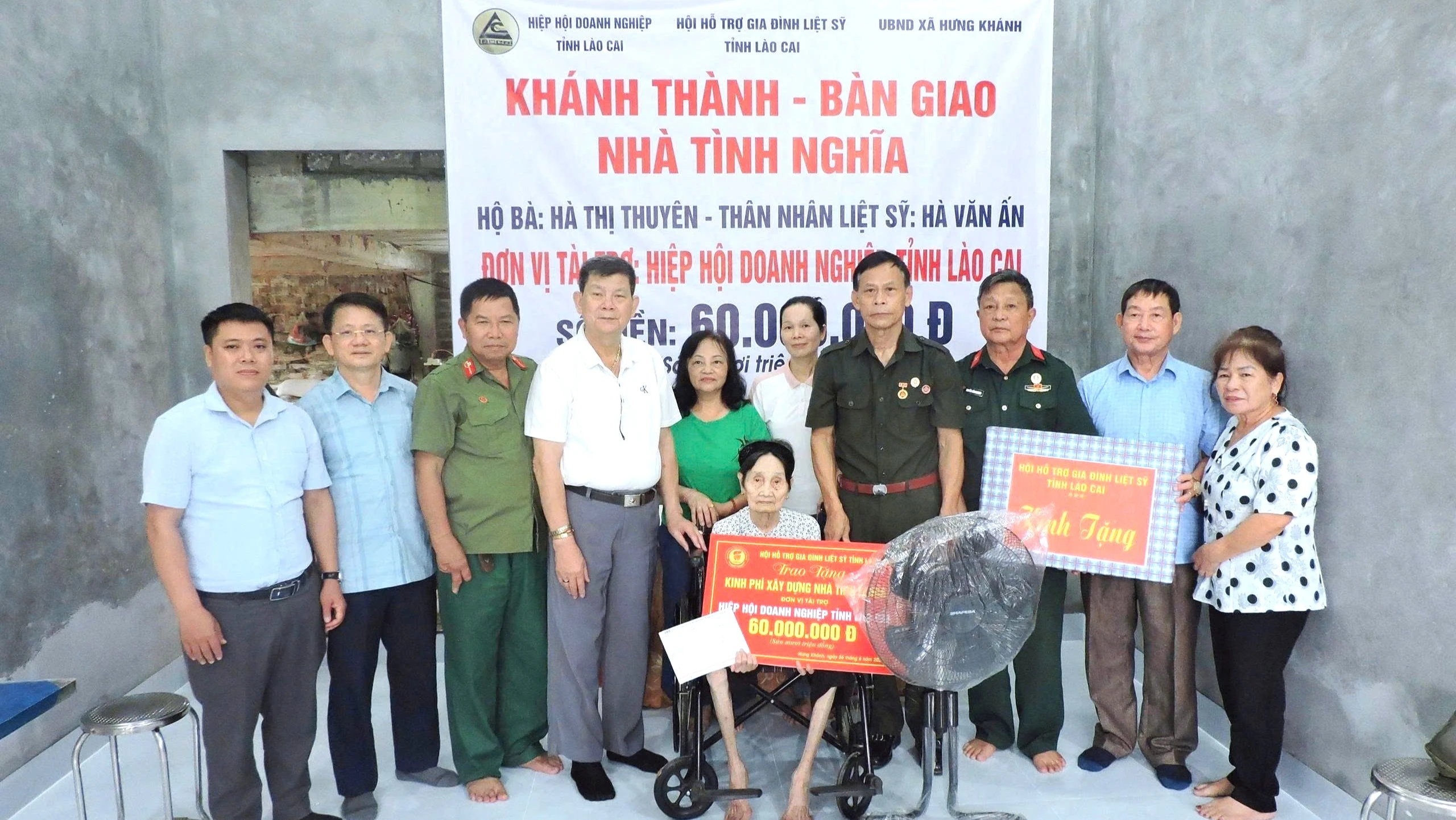 hoi-ho-tro-gia-dinh-liet-si-tinh-lao-cai-cung-hiep-hoi-doanh-nghiep-tinh-lao-cai-da-trao-kinh-phi-ho-tro-60-trieu-dong-de-giup-gia-dinh-ba-ha-thi-thuyen-2681.jpg