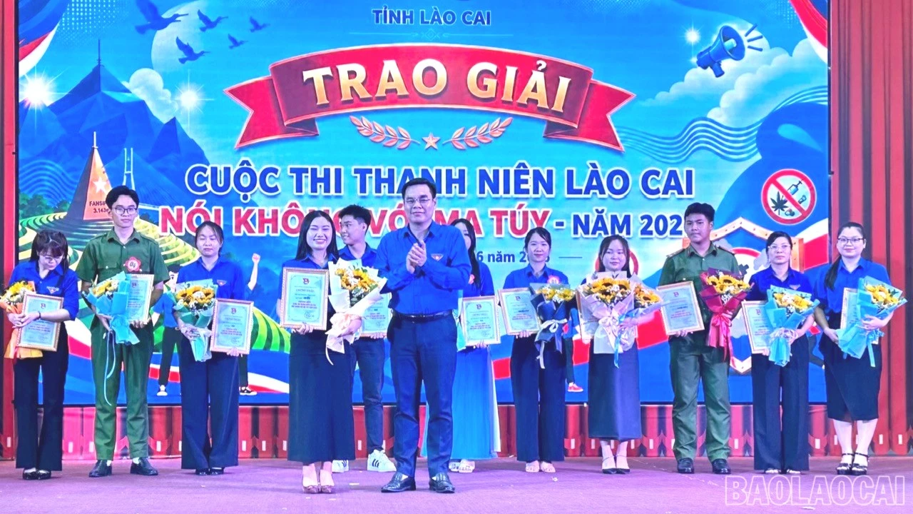 tr-giai-nhat-2538.jpg