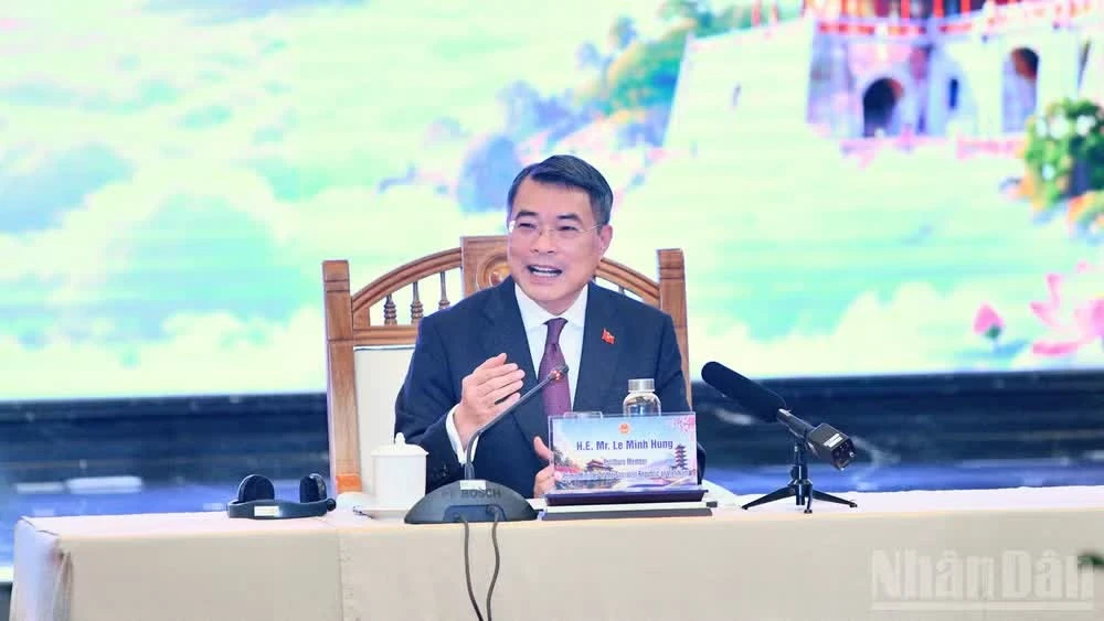 Thủ tướng Chính phủ Lê Minh Hưng phát biểu ý kiến tại cuộc làm việc với các doanh nghiệp Nhật Bản tại Việt Nam.