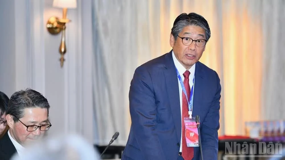 Đại sứ Nhật Bản tại Việt Nam Ito Naoki phát biểu ý kiến tại cuộc làm việc.