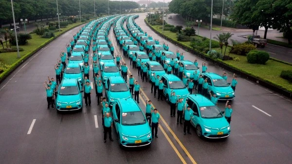 Miễn lệ phí trước bạ xe ô tô điện giúp hỗ trợ tài chính, khuyến khích người tiêu dùng.