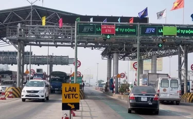 Trạm thu phí trên cao tốc Bắc-Nam.