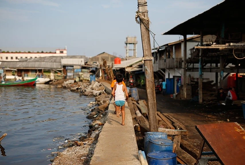 Mực nước biển dâng đe dọa hàng trăm triệu người trên thế giới. Ảnh: Reuters.