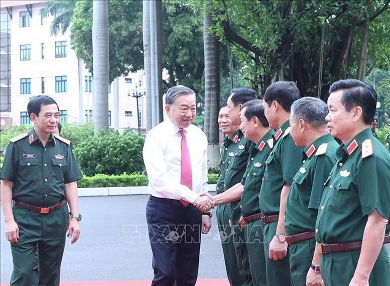 Lãnh đạo Bộ Quốc phòng, Tổng cục Chính trị Quân đội nhân dân Việt Nam đón Tổng Bí thư Tô Lâm.