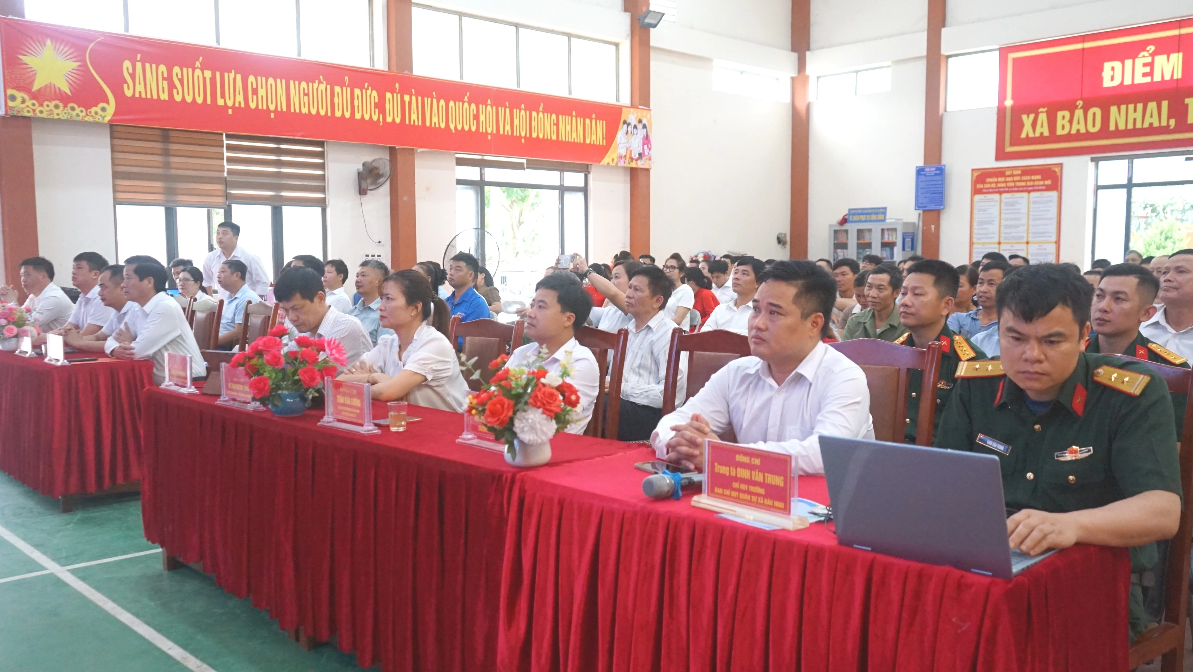 Đại biểu dự buổi sinh hoạt.