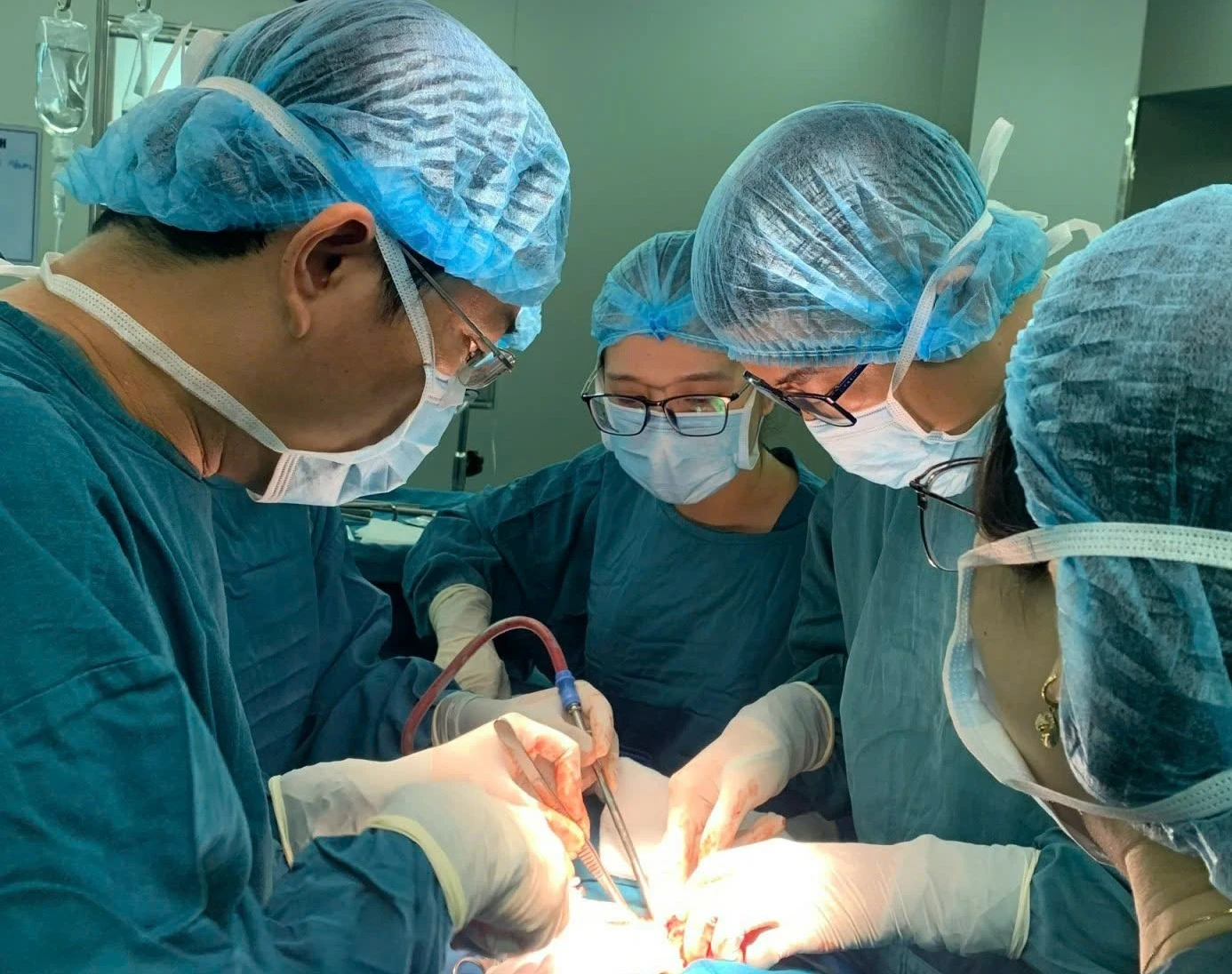 Mức phụ cấp của người lao động y tế 13 năm không đổi, trong khi lương cơ sở tăng 8 lần.