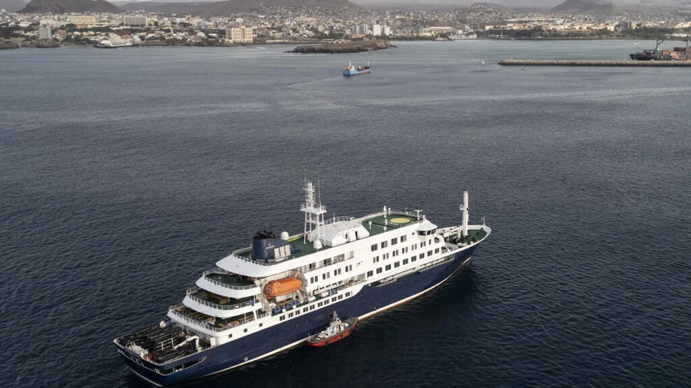 Tàu MV Hondius.