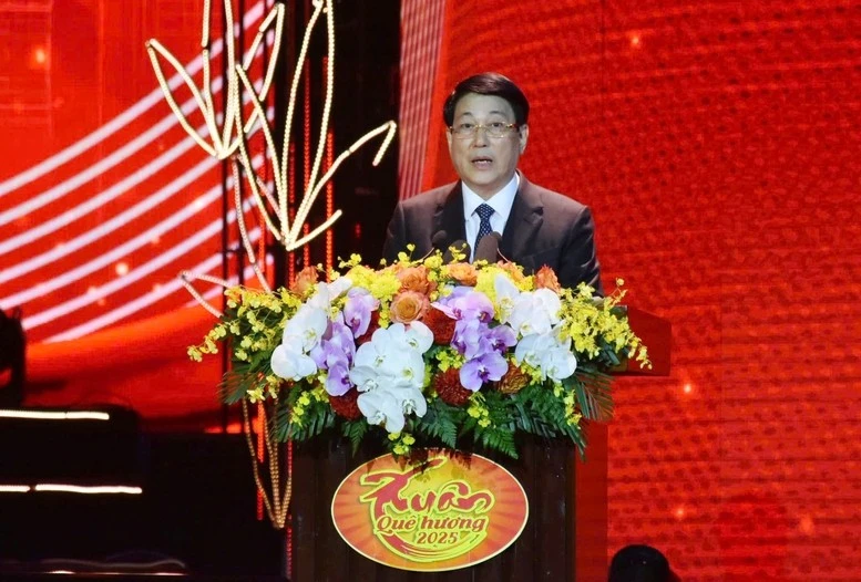 Chủ tịch nước Lương Cường phát biểu tại chương trình nghệ thuật đặc biệt Xuân Quê hương 2025.