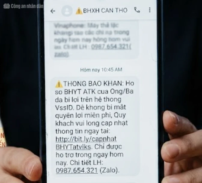 Tin nhắn giả mạo thông báo về thủ tục BHYT.