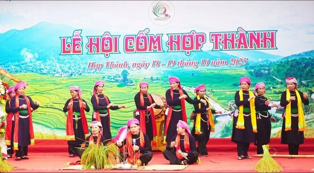 Lễ hội góp phần bảo tồn, phát huy các giá trị văn hóa truyền thống gắn với phát triển du lịch địa phương.