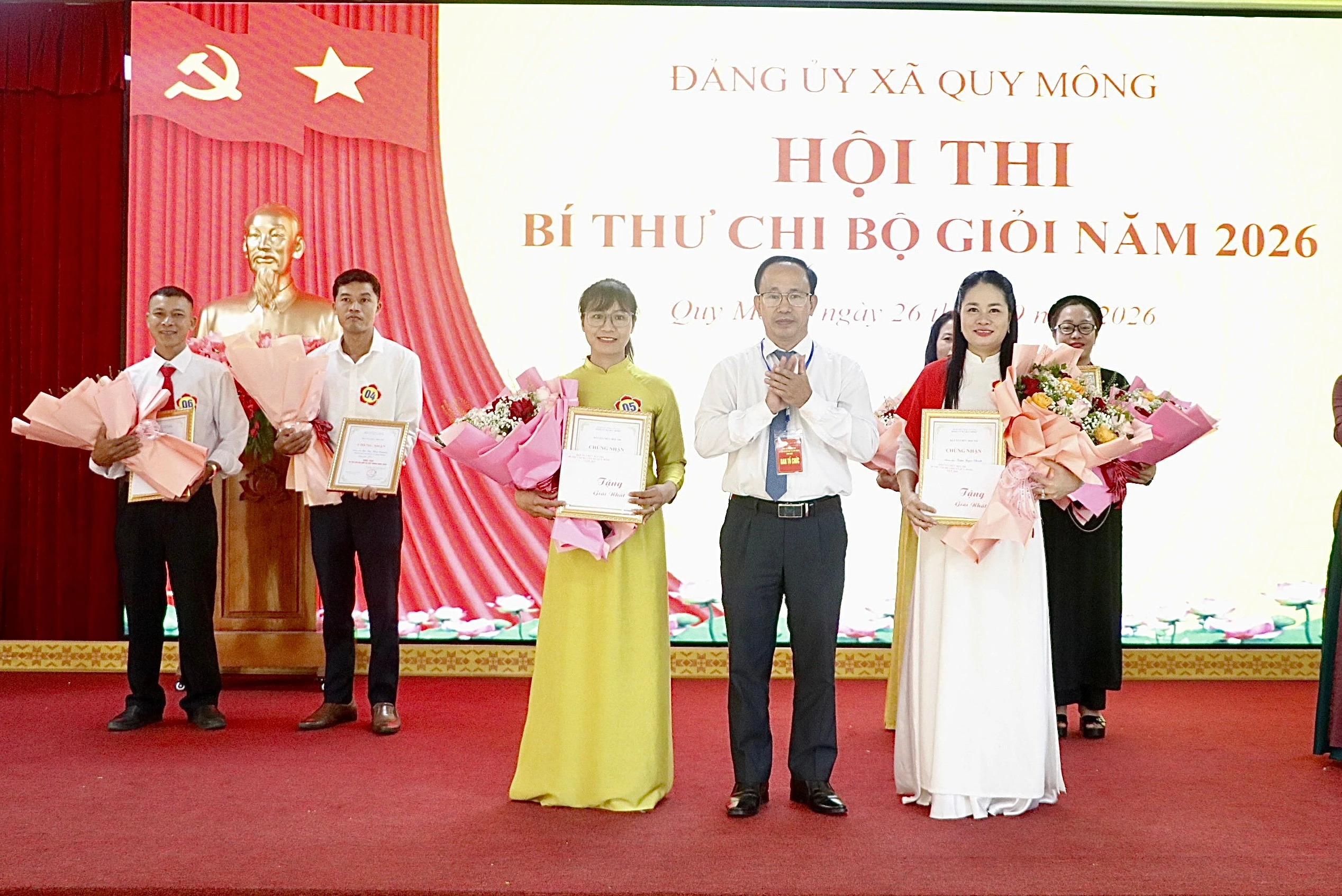 4-thi-sinh-tran-ngoc-chinh-va-nguyen-thi-men-xuat-sac-dat-giai-nhat-tai-hoi-thi.jpg