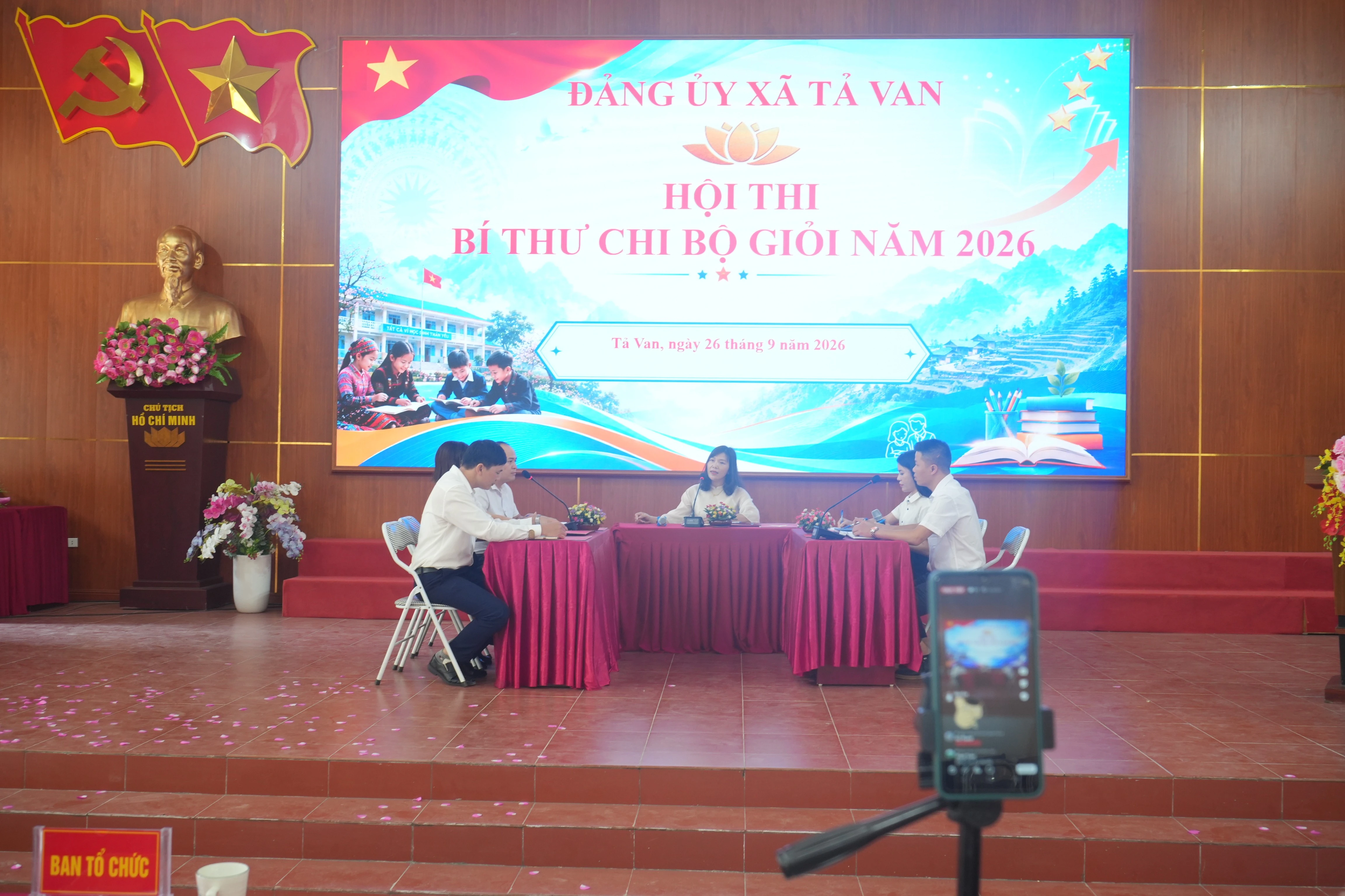 hoi-thi-duoc-phat-truc-tiep-livestream-tren-cac-nen-tang-mang-xa-hoi-chinh-thuc-cua-dia-phuong-nhu-fanpage-tinh-hoa-hoi-tu-ta-van-doi-moi.jpg