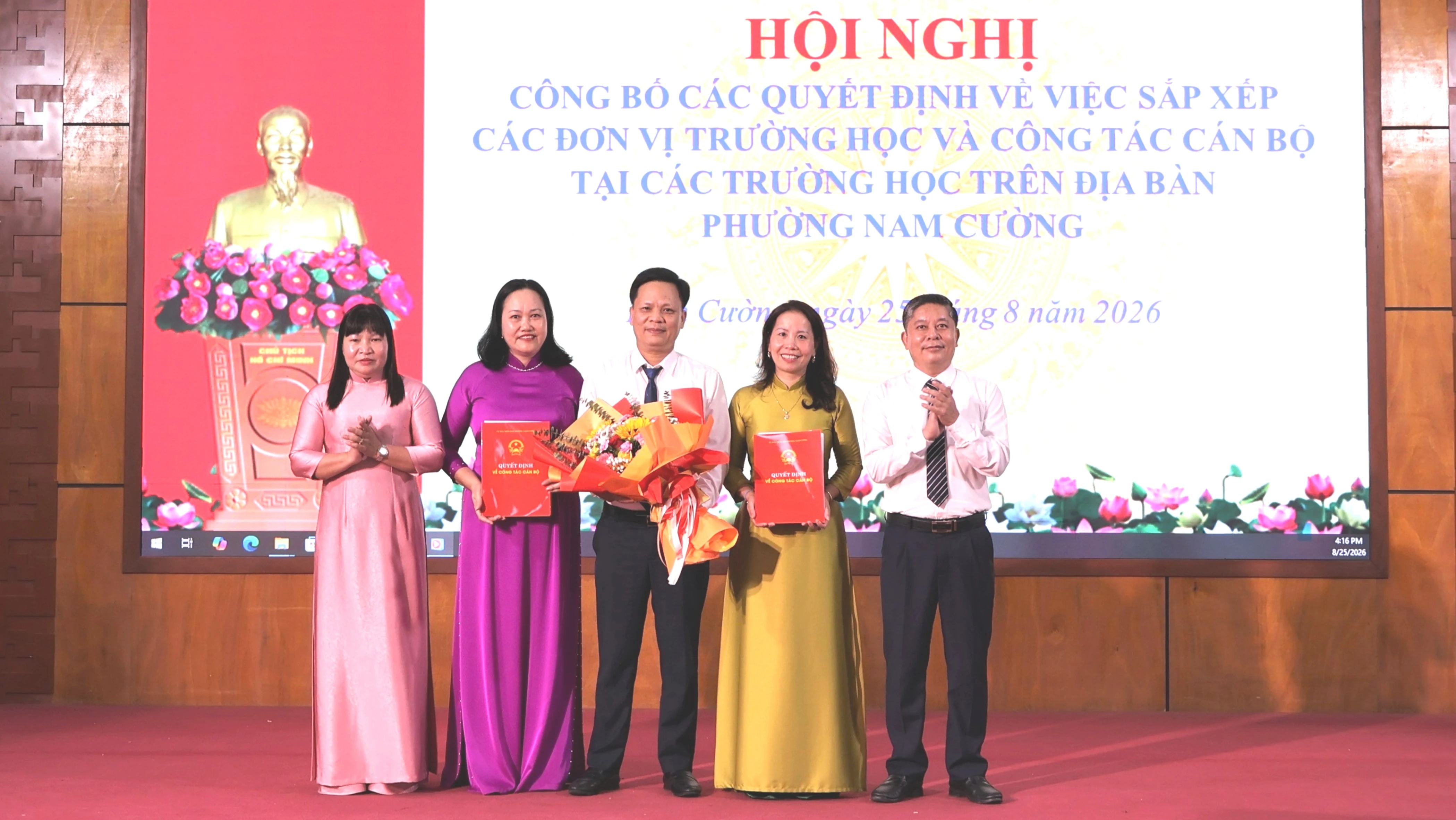 trao-quyet-dinh-cong-tac-quan-ly-truong-ththcs-cuong-thinh-8466.jpg