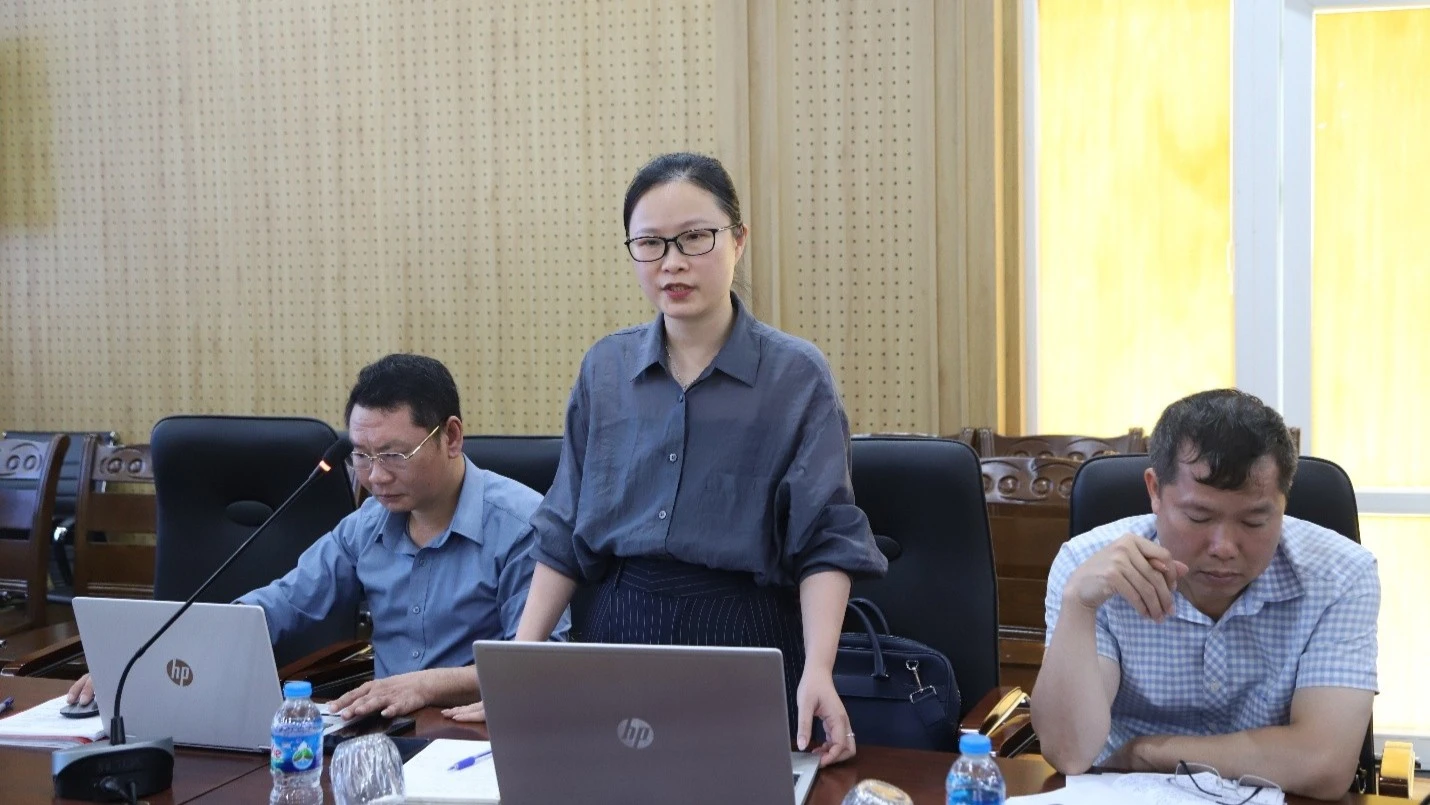 ea625cee-ad6f-406c-9ba6-0420d993d482-2306.jpg