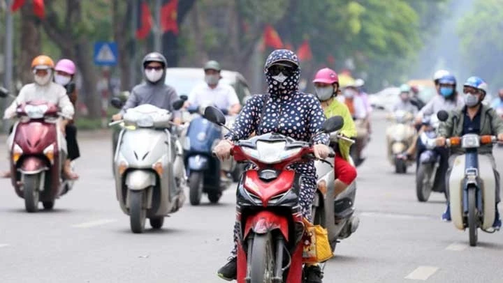 Thời tiết hôm nay (25/5): Nắng nóng bao trùm cả nước, có nơi vượt ngưỡng 40 độ C. Ảnh minh họa