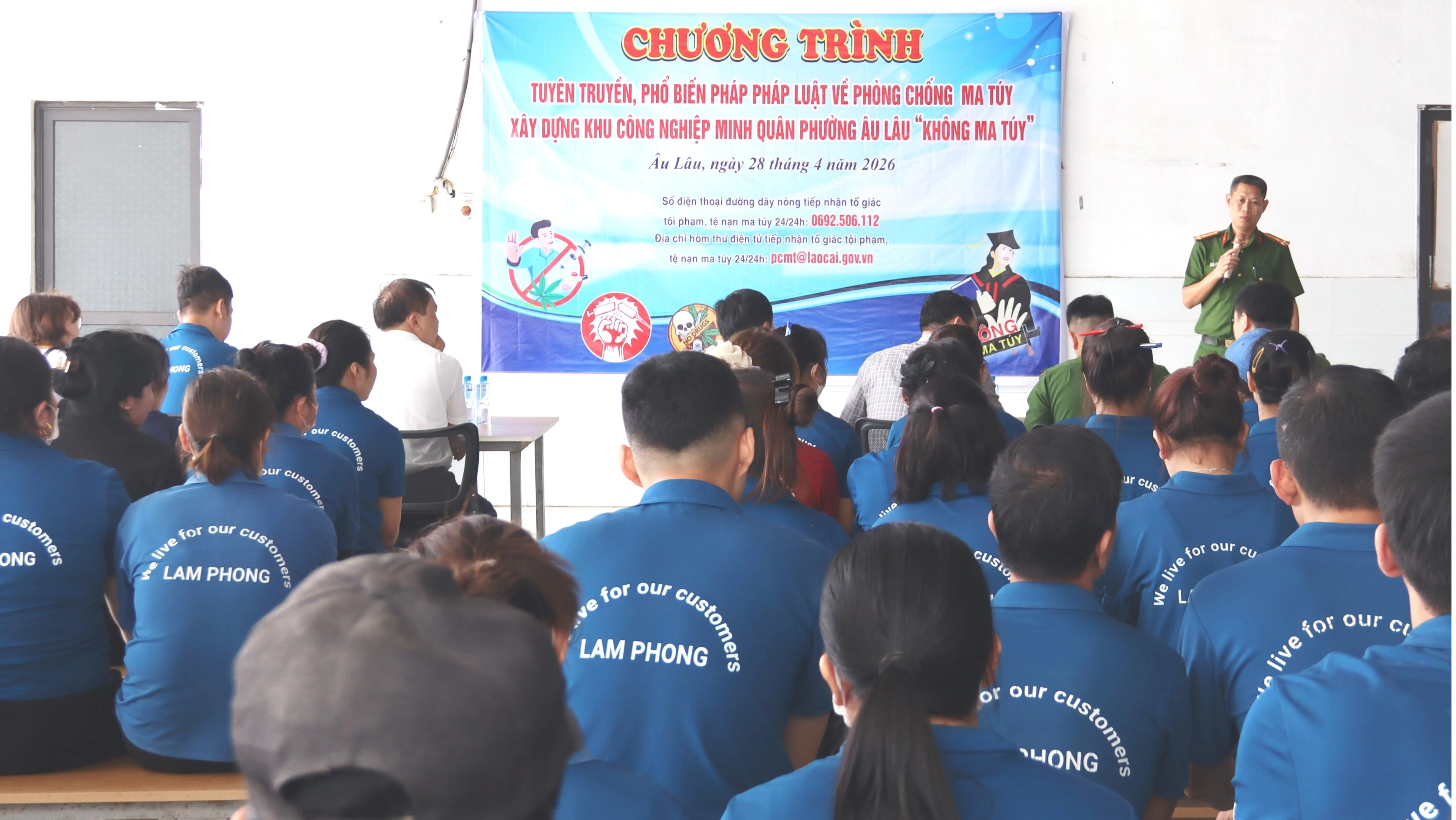 quang-canh-chuong-trinh-tuyen-truyen-anh-thanh-nghi-18-454-7633.jpg