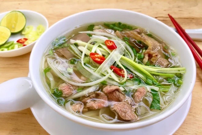 Phở là món ăn đặc trưng của ẩm thực Hà thành.