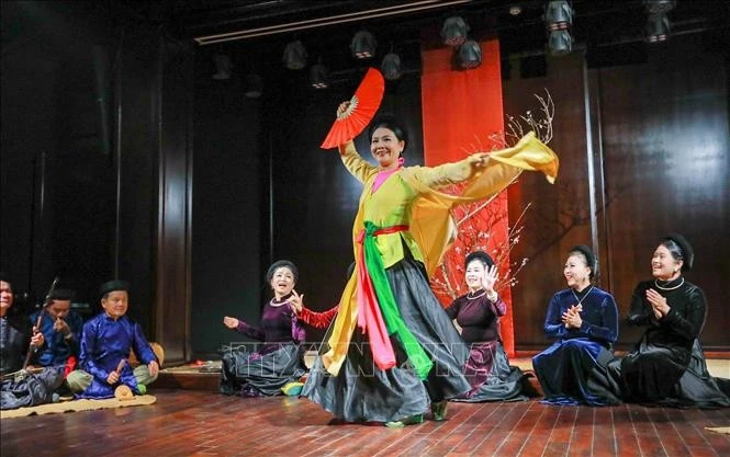 Biểu diễn âm nhạc truyền thống tại chương trình biểu diễn âm nhạc truyền thống “Nhạc Ta Nhà Phố”.