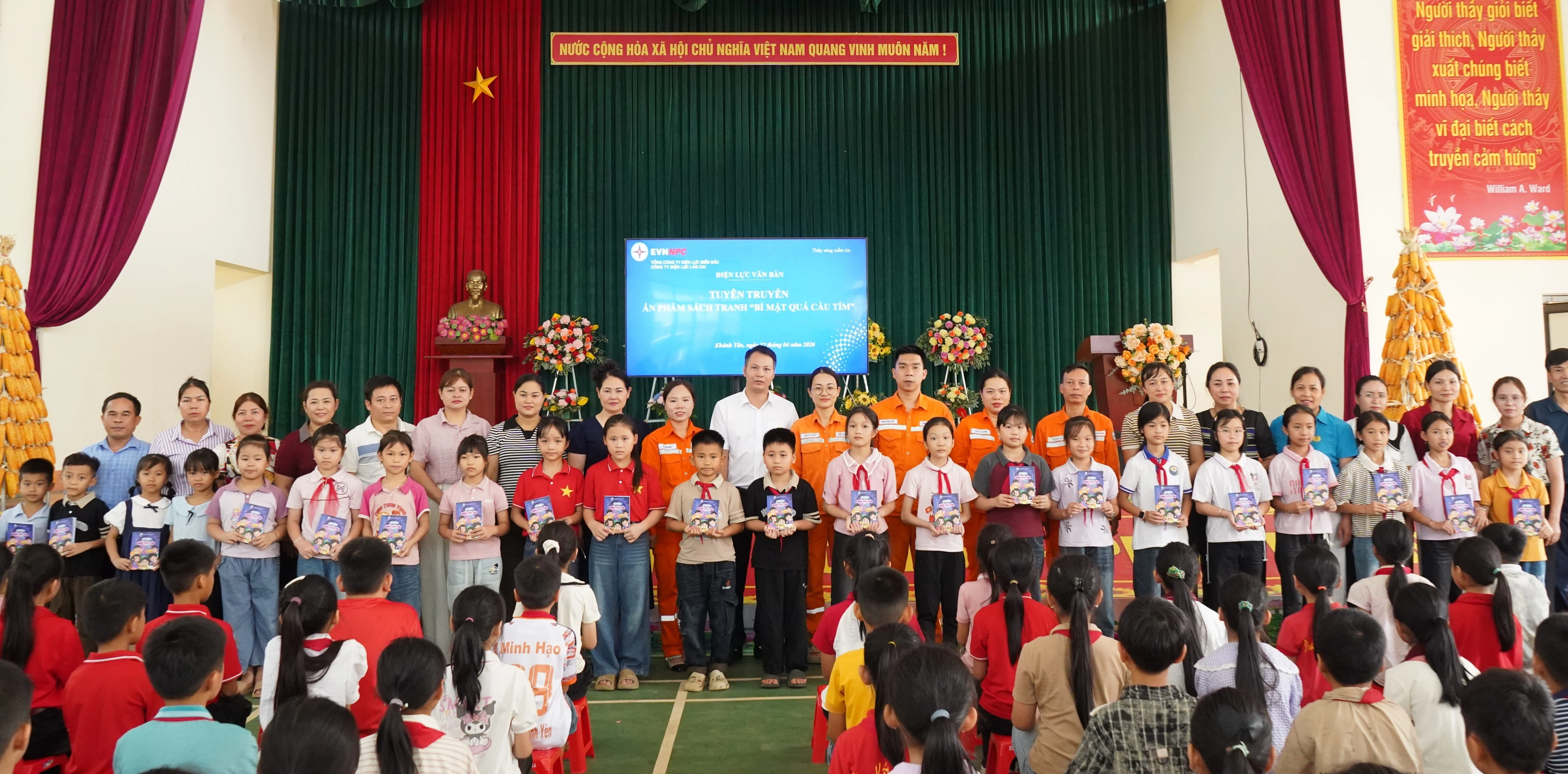 tang-sach-tranh-6835.jpg