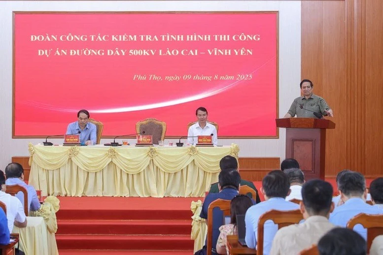 Thủ tướng làm việc với lãnh đạo các bộ, ngành, EVN - chủ đầu tư, các nhà thầu và lãnh đạo 2 tỉnh Lào Cai, Phú Thọ giải quyết các khó khăn, vướng mắc, quyết tâm hoàn thành dự án "càng sớm càng tốt" .