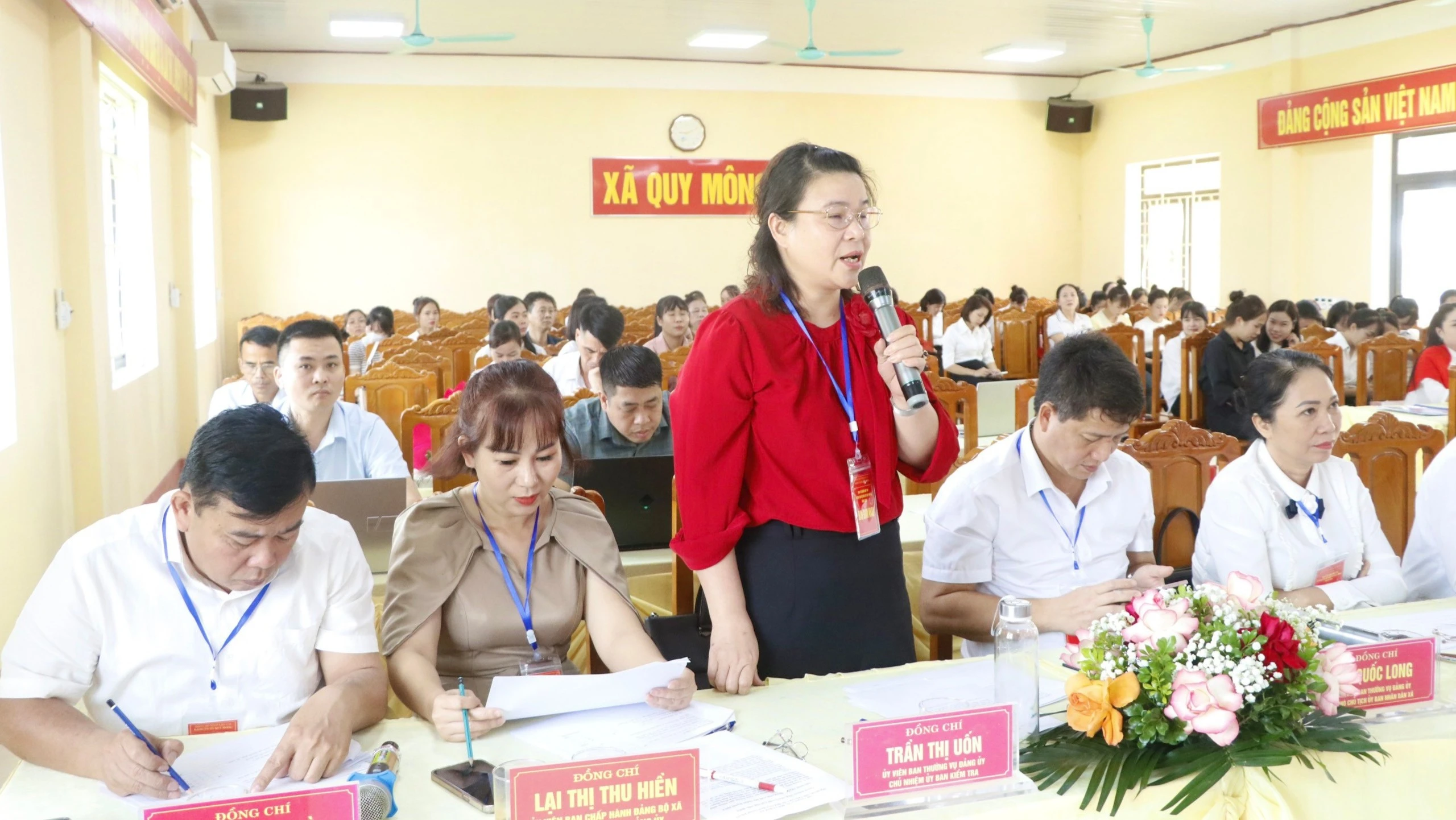 7-ban-giam-khao-dua-ra-cau-hoi-tinh-huong-2661.jpg