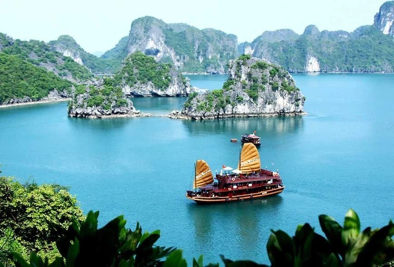 Định danh địa điểm là hoạt động thu thập, tạo lập dữ liệu và cấp mã định danh cho một địa điểm nhằm phân biệt địa điểm này với địa điểm khác.