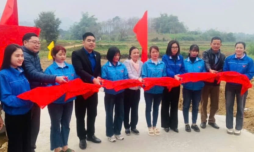 khanh-thanh-cau-tran-bun-3.jpg