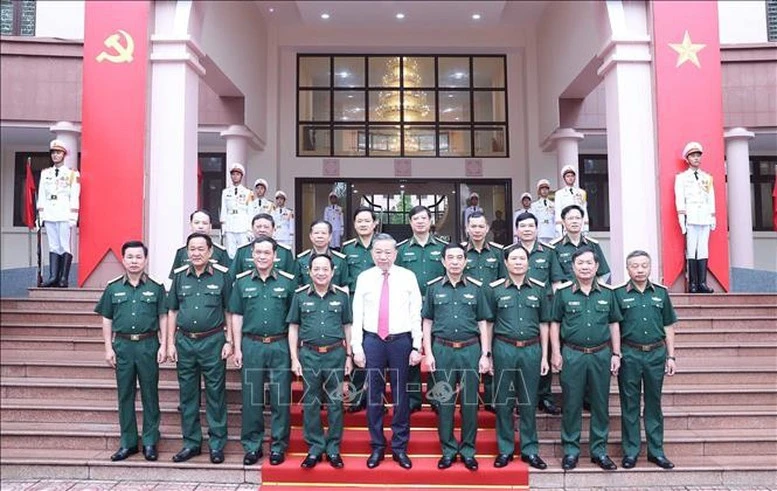 Tổng Bí thư Tô Lâm cùng các lãnh đạo Quân ủy Trung ương, Bộ Quốc phòng, Tổng cục Chính trị Quân đội nhân dân Việt Nam.