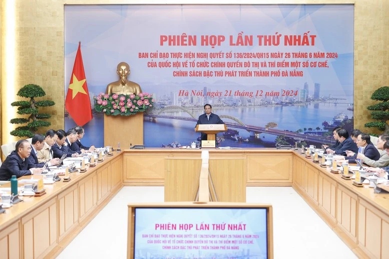Thủ tướng yêu cầu phát triển hạ tầng chiến lược của Đà Nẵng đồng bộ, thông suốt, phát triển nhanh, xanh, thuận lợi, hiện đại và thông minh.