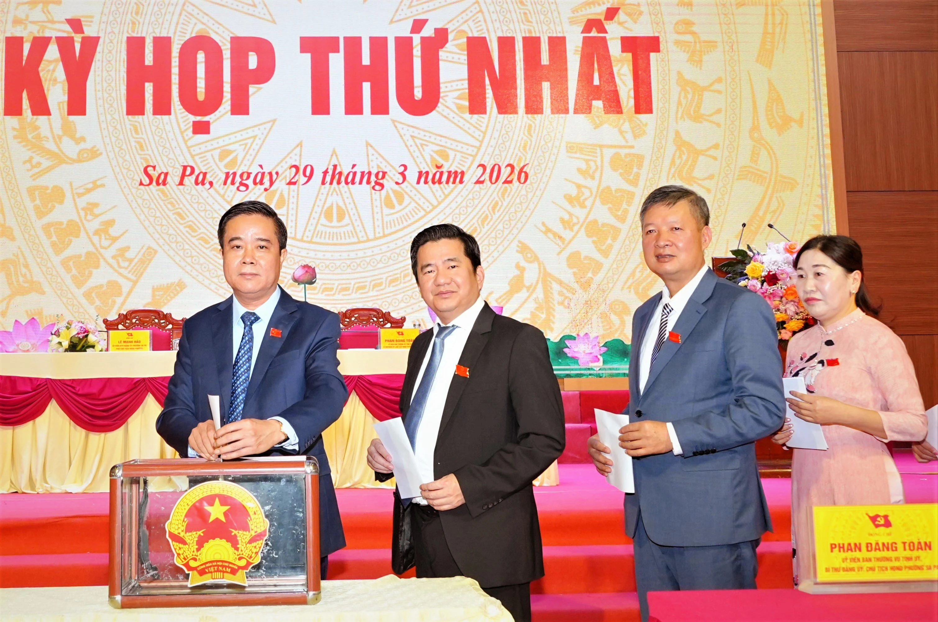 Kỳ họp thứ Nhất, HĐND phường Sa Pa và Lào Cai thành công tốt đẹp ảnh 2
